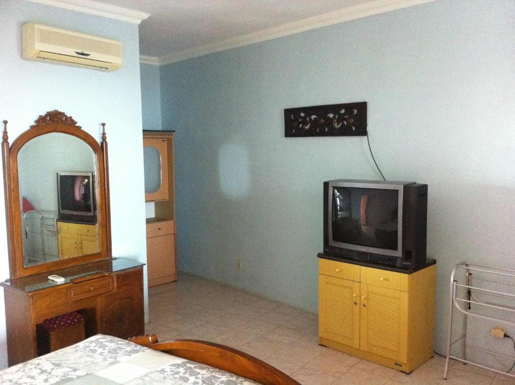 Hotel Adinda Parangtritis Rom bilde